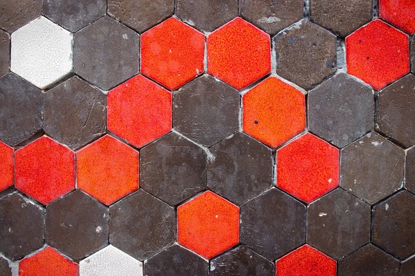 Шаблон Стене Красной Коричневой Белой Плиткой Восьмиугольника — стоковое фото