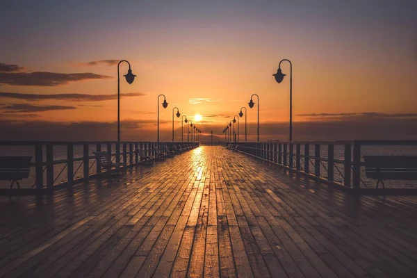 Vackert Morgonlandskap Vid Havet Trä Brygga Med Färgglad Himmel Gdynia — Stockfoto