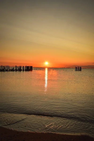 Beau Coucher Soleil Sur Mer Beau Soleil Soir Réfléchissant Surface — Photo