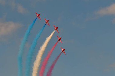 Gdynia, Polonya - 21 Ağustos 2021: Birleşik Krallık Kraliyet Hava Kuvvetleri Aerobatik Takımı, Gdynia, Polonya 'daki Aero Baltic Show' da.