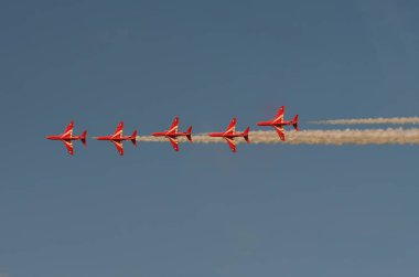 Gdynia, Polonya - 21 Ağustos 2021: Birleşik Krallık Kraliyet Hava Kuvvetleri Aerobatik Takımı, Gdynia, Polonya 'daki Aero Baltic Show' da.