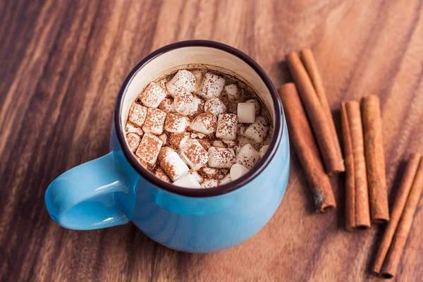 Kaffee mit Mini-Marshmallows — Stockfoto