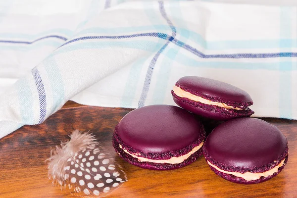 Rustykalne francuskie macarons kolorowy — Zdjęcie stockowe