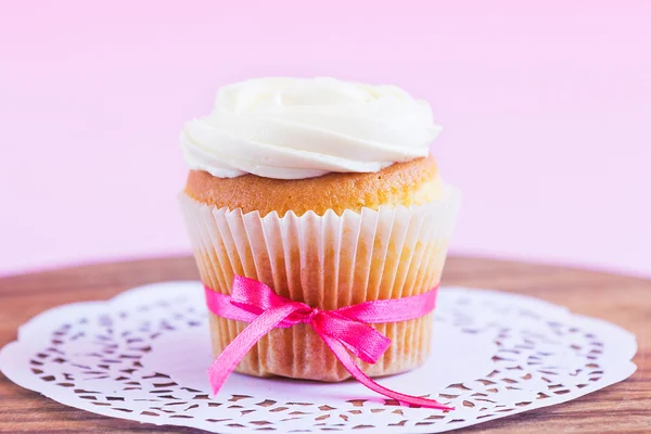 Cupcake blanco casero — Foto de Stock