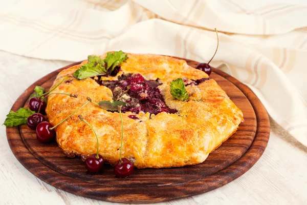 Galette torta fatta in casa con ciliegia — Foto Stock