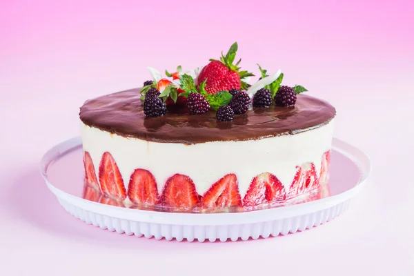Strawberry fraisier cake on pink gradient background — Stock Photo, Image