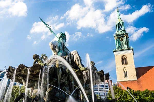 Neptunbrunnen Marienkirche berlin — Stockfoto