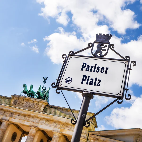 Skylt "pariser platz" — Stockfoto