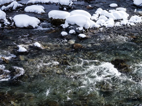 Zimą woda — Zdjęcie stockowe