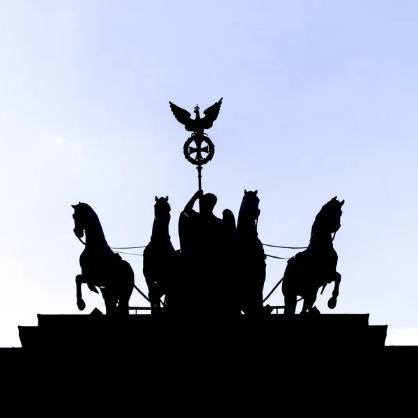 Silhouette von vier Pferden — Stockfoto