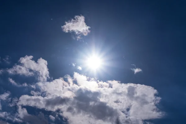 Solen och himlen — Stockfoto