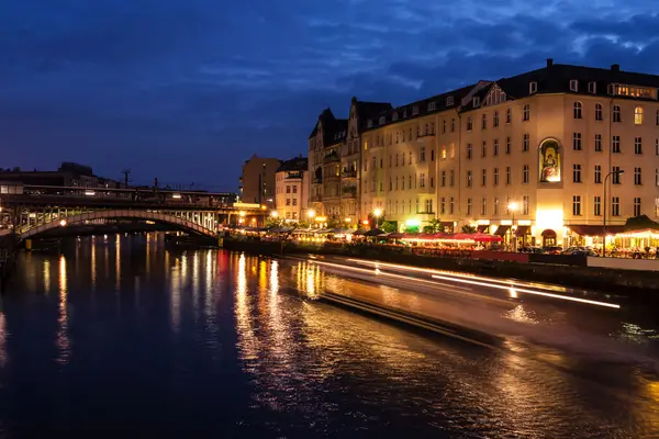 Evening time in berlin — Stock Photo, Image