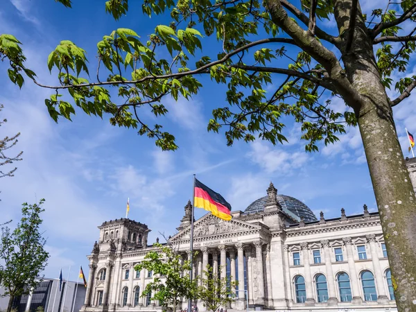 Duitse Parlement in het voorjaar van — Stockfoto
