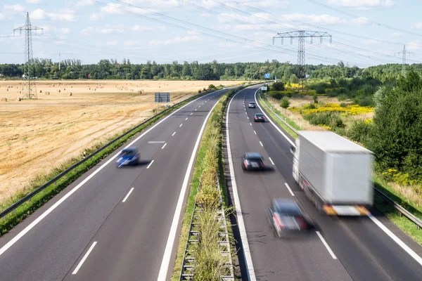 Motorväg i landskap — Stockfoto