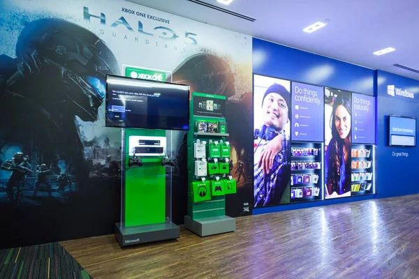 SINGAPORE - NOVEMBER 15, 2015: Experience Centre at Microsoft Technology Centre in Singapore — 스톡 사진