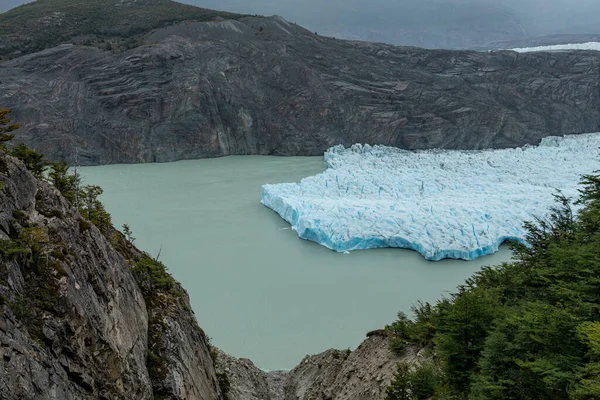 Εκπληκτική θέα του Grey Glacier ρέει στη λίμνη, Torres del Paine Εθνικό Πάρκο, Χιλή — Φωτογραφία Αρχείου