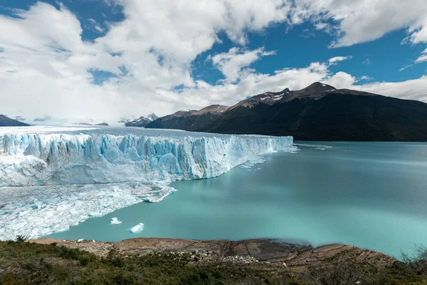 Vista lago e ghiacciaio del Perito Moreno — Foto Stock
