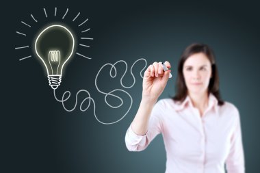 iş kadını çizim ampul ışık. mavi arka plan.