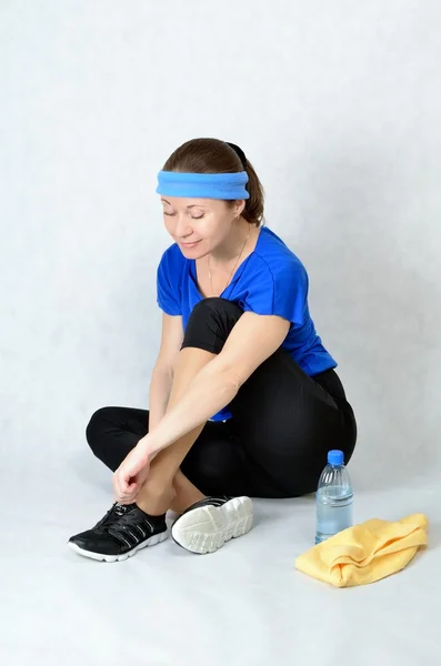 Beautiful athletic girl resting — Stock Photo, Image