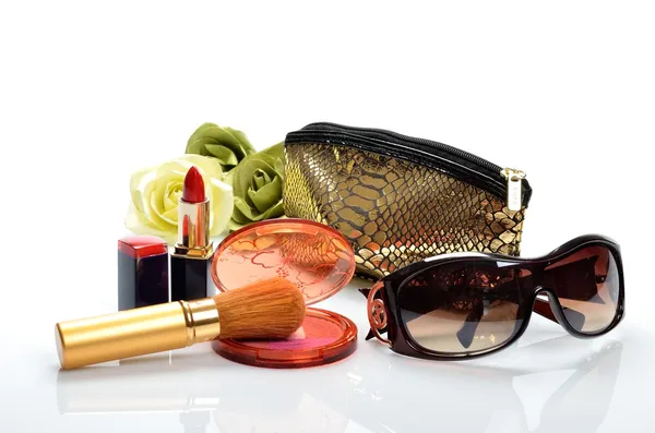 Dekoratif kozmetik, makyaj, ayna ve çiçek öğeleri