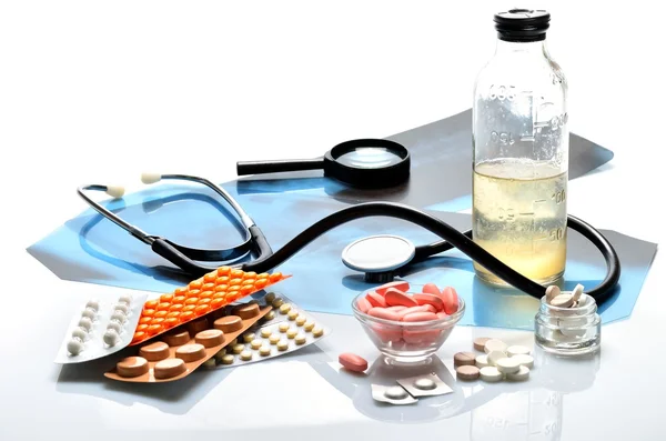 Still life of medical items used by doctors to treat — Stock Photo, Image