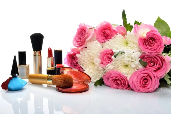 Dekoratif kozmetikler ve Parfümler konu karşı güzel bir buket çiçek