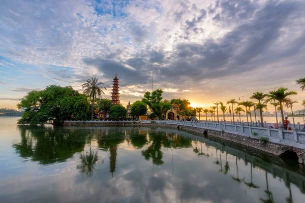 Zachód Słońca Tran Quoc Pagoda West Lake Hanoi Najpiękniejsze Miejsce — Zdjęcie stockowe