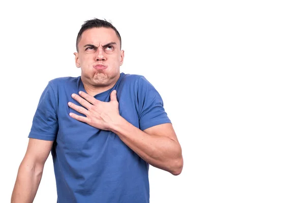 Man Dengan Tangan Dadanya Memegang Napas Sambil Melihat Atas Dalam — Stok Foto