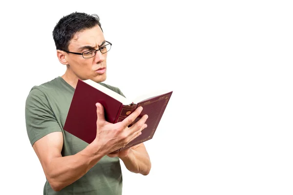 Hombre Inteligente Concentrado Gafas Lectura Volumen Novela Interesante Sobre Fondo — Foto de Stock
