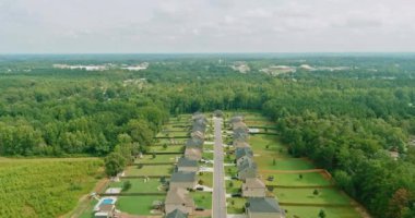 Güney Carolina 'daki Kaynayan Springs kasabasının yerleşim yerlerinin panoramik manzarası.