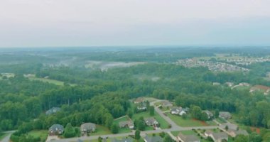 Panoramik manzara yüksekliği Kaynayan Springs kasabası Güney Carolina 'daki küçük Amerikan kasabasının uyuma alanı.