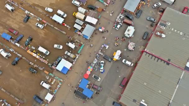 Toit marchés aux puces multicolores vue aérienne à Englishtown NJ USA — Video