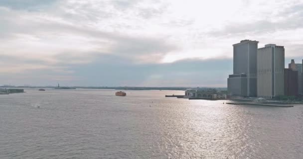 Vista aérea sobre o horizonte de Manhattan, Nova Iorque — Vídeo de Stock