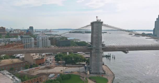 Panorama aerial views of Brooklyn Bridge near downtown Brooklyn Skyline views in New York City — Stock Video