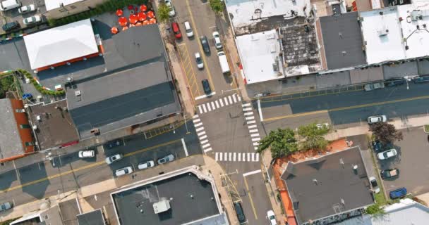 Vista panorámica de los techos de altura pequeña ciudad de casas de Keyport Town en Nueva Jersey — Vídeos de Stock