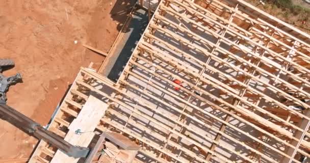 Dřevěný dům bytové výstavby domácí rámování — Stock video