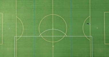 Futbol sahası için yeşil çimen spor oyunu oluşturur