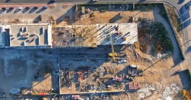 İnşaat vinçleri tamamlanmamış konut binaları konut inşaatı, apartman
