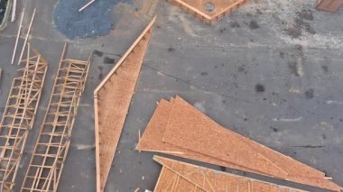 Binalar için yeni inşaat malzemeleri yığınları