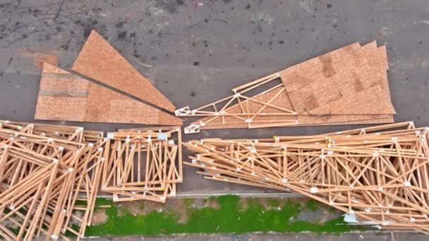 Legno impilato su materiali da costruzione casa — Video Stock