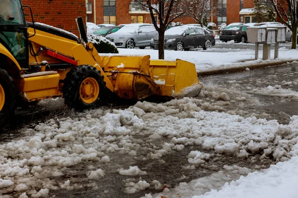 Tractor Limpia Eliminación Nieve Después Nevadas Ventiscas Claro — Foto de Stock