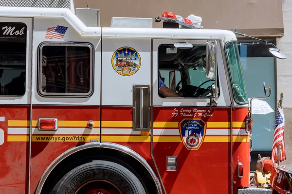 2021年6月18日美国纽约 美国曼哈顿下城的消防车 — 图库照片