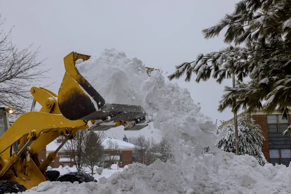 Winter Service Truck Trekker Ruimt Straat Sneeuw Opruimen Rijbaan Zware — Stockfoto