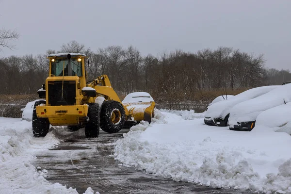 Mantenimiento Carretera Del Tractor Quitando Nieve Estacionamiento Para Coche Después — Foto de Stock
