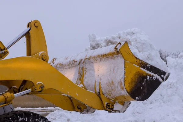 Winter Service Truck Met Sneeuwploeg Verwijderen Sneeuwruimen Weg Onderhoud Zware — Stockfoto