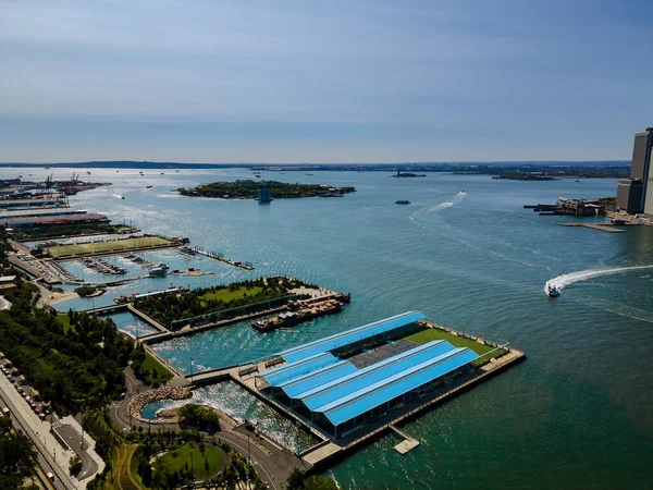 Luftaufnahme Über Kleinen Yachthafen Auf Einem Hafenbecken Kleinem Hafen Luftaufnahme — Stockfoto