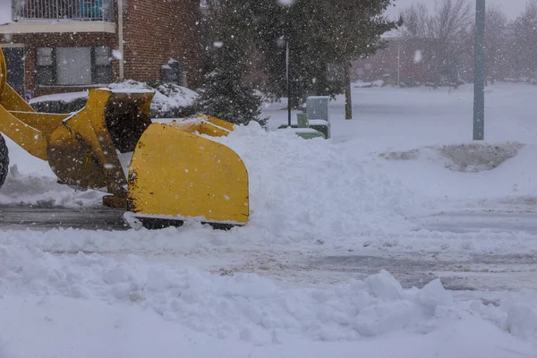 Winter Wegenonderhoud Met Service Truck Van Sneeuw Opruimen Zware Sneeuwval — Stockfoto