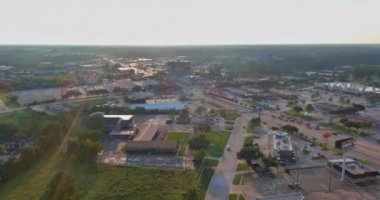 Havayolu manzaralı 45 otoyol, banliyödeki alışveriş merkezi plazası, Houston Teksas 'ın kavşağındaki kavşak.