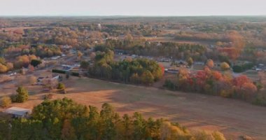 Küçük Amerikan kasabası Kaynayan Bahar, Güney Carolina 'da sonbahar manzarası