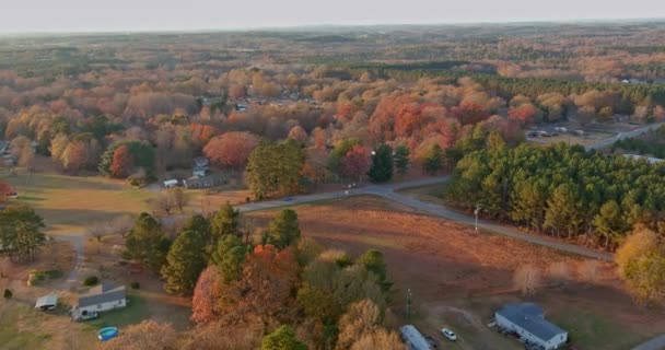 Aerial view of small quiet american town Boiling Spring on autumn day in South Carolina — 图库视频影像
